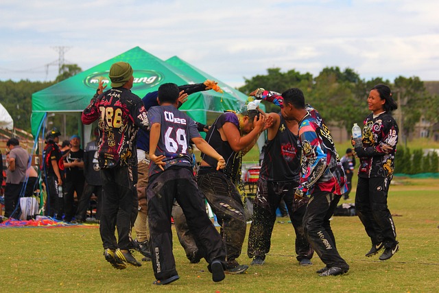 同时中场的 同时中场的